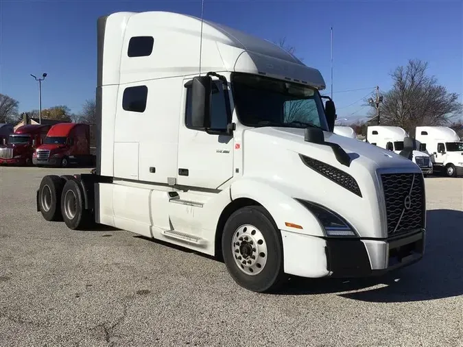 2022 VOLVO VNL760