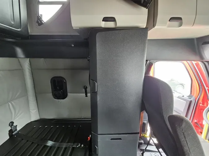 2022 FREIGHTLINER Cascadia 126