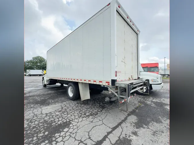 2020 FREIGHTLINER/MERCEDES M2 106