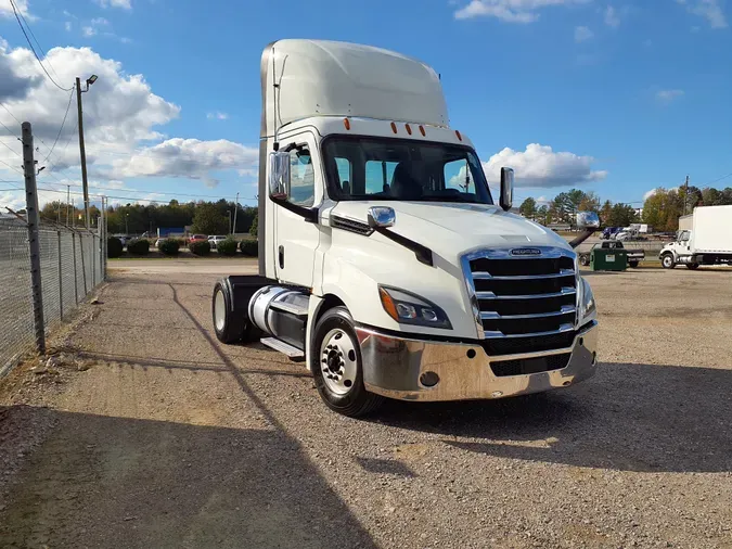 2019 FREIGHTLINER/MERCEDES NEW CASCADIA 126