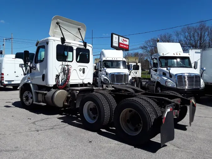 2017 FREIGHTLINER/MERCEDES CASCADIA 113