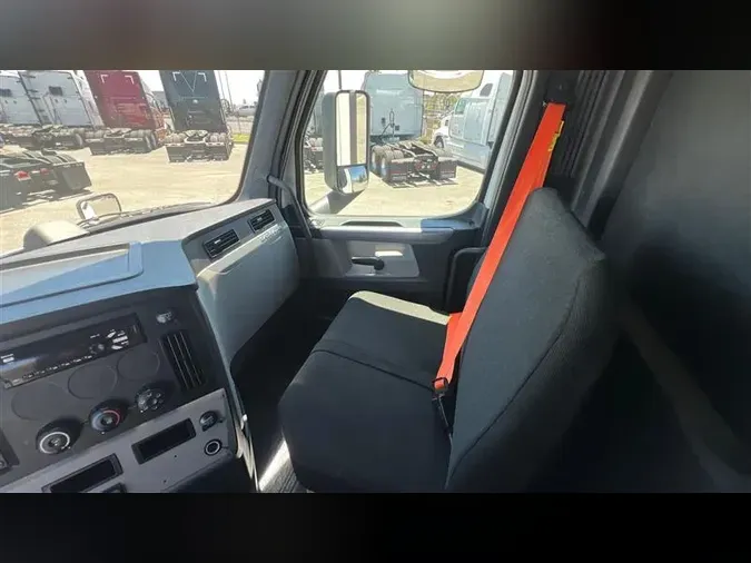 2019 FREIGHTLINER CA126