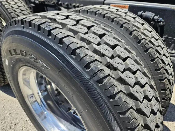 2021 FREIGHTLINER Cascadia 126