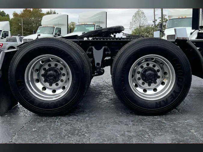 2022 INT LT625 6x4