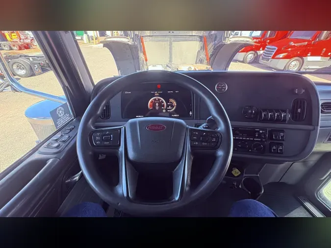 2022 Peterbilt 389