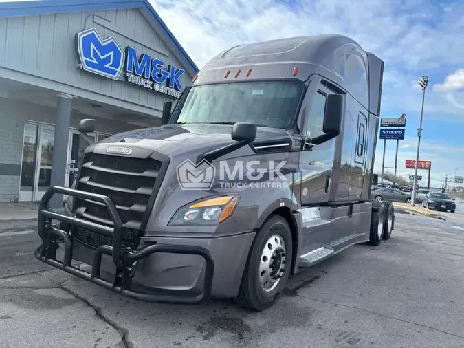 2022 FREIGHTLINER Cascadia 126ae385bad9690b54c629187a816b5bf81