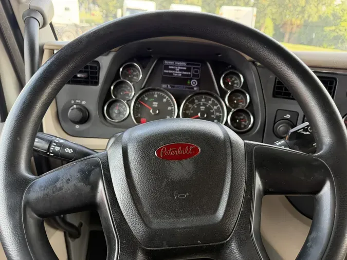 2022 Peterbilt 579ae38fe42d72376ce705f278054a0cbd7