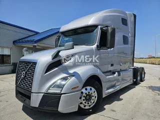2019 VOLVO VNL64T760