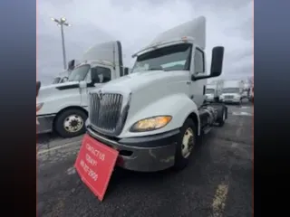 2019 NAVISTAR INTERNATIONAL RH613 DAYCAB S/A