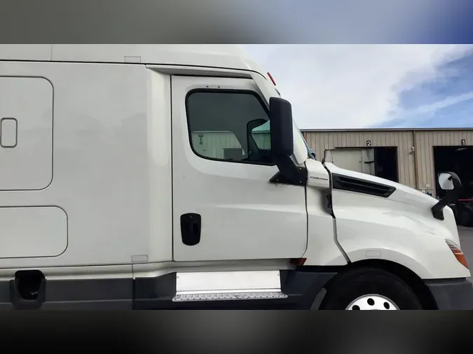 2022 Freightliner Cascadia 126