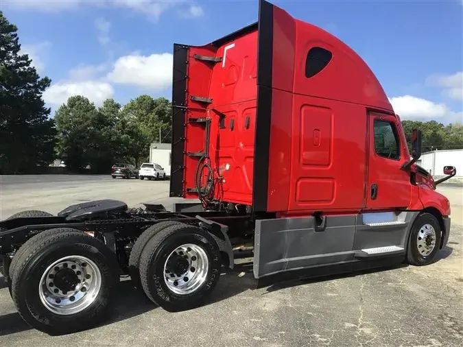 2021 FREIGHTLINER CA126