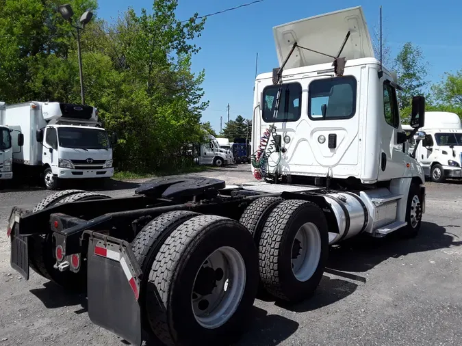 2017 FREIGHTLINER/MERCEDES CASCADIA 125