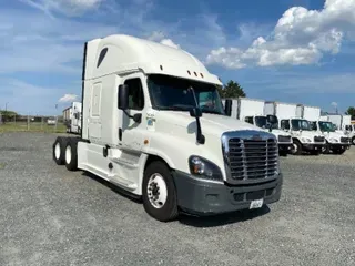 2018 FREIGHTLINER X12564ST