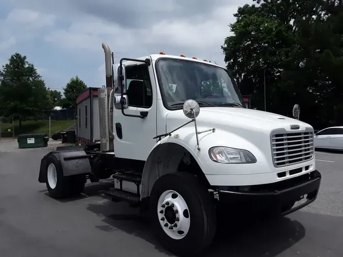 2017 FREIGHTLINER M2 106