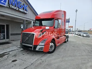 2020 VOLVO VNL64T760