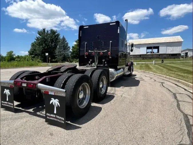 2021 Peterbilt 389