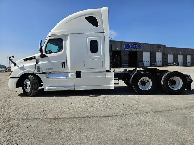 2020 FREIGHTLINER Cascadia 126