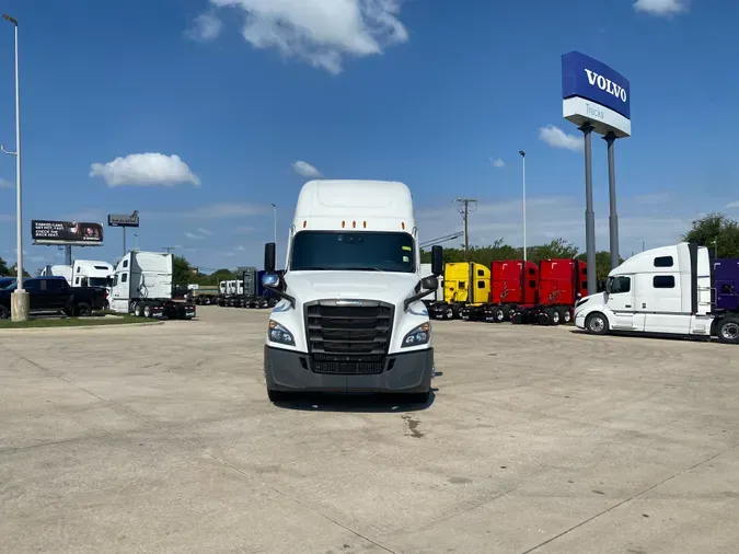 2021 FREIGHTLINER CASCADIA 126