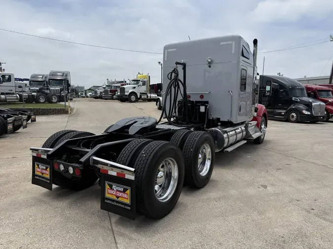 2019 Kenworth T880