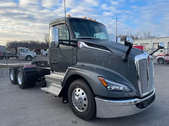 2025 Kenworth T680