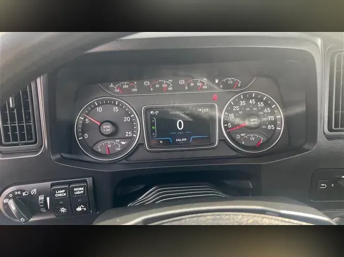 2021 INTERNATIONAL LT