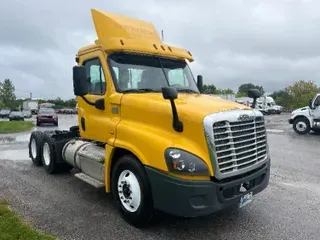 2017 FREIGHTLINER X12564ST