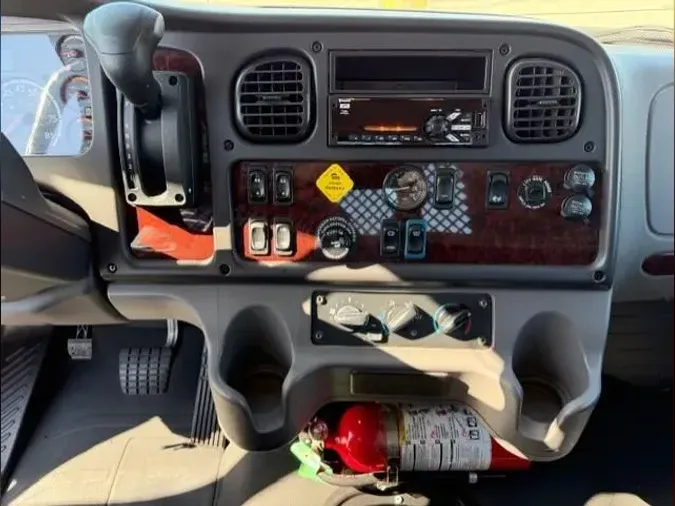 2021 Freightliner Business Class M2 106