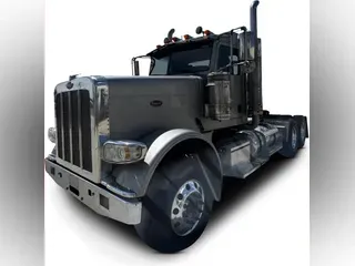2020 Peterbilt 389