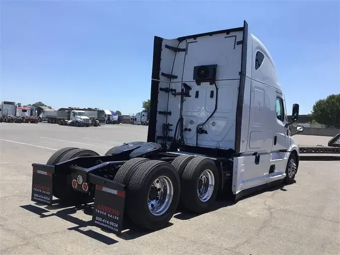 2021 FREIGHTLINER CA126