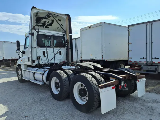 2016 FREIGHTLINER/MERCEDES CASCADIA 125