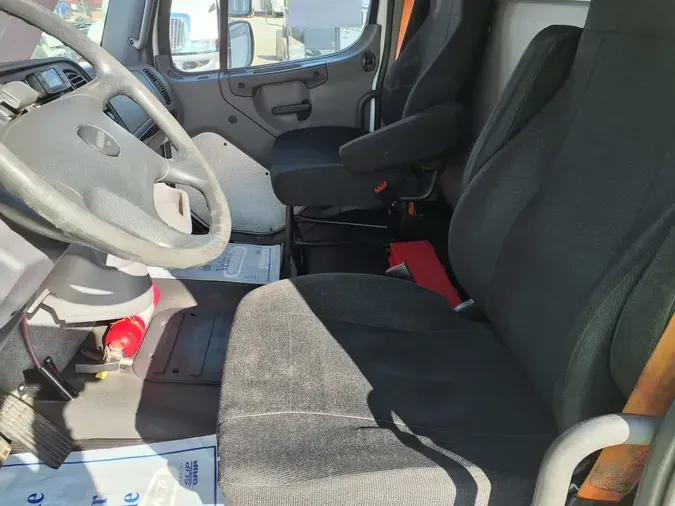 2018 FREIGHTLINER/MERCEDES M2 106