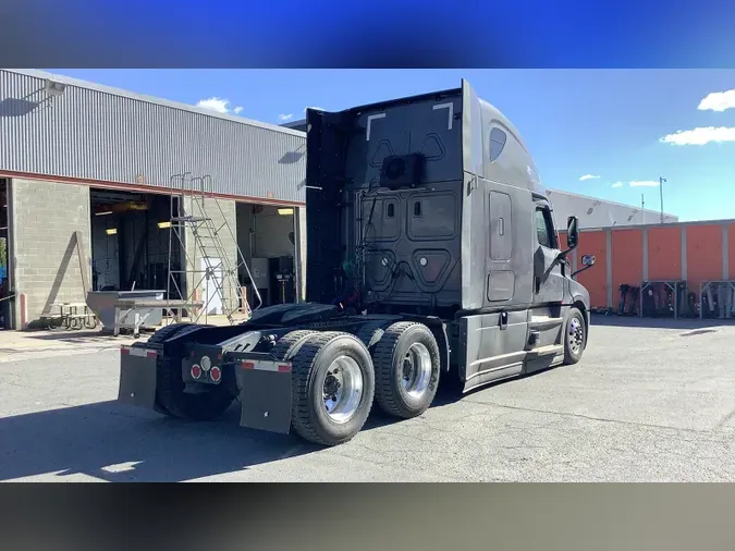 2022 Freightliner Cascadia 126