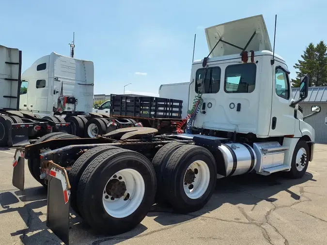 2019 FREIGHTLINER NEW CASCADIA PX12664
