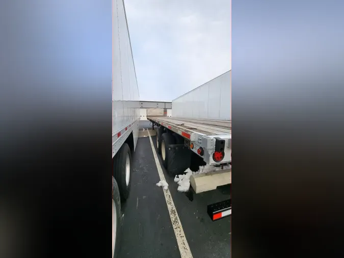 2016 UTILITY TRAILERS FS2CHA 48/102ae6b1279d1e5d8fff2196503e1164318