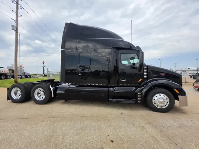 2021 Peterbilt 579ae6b16f1cd67a058047528251a887b06
