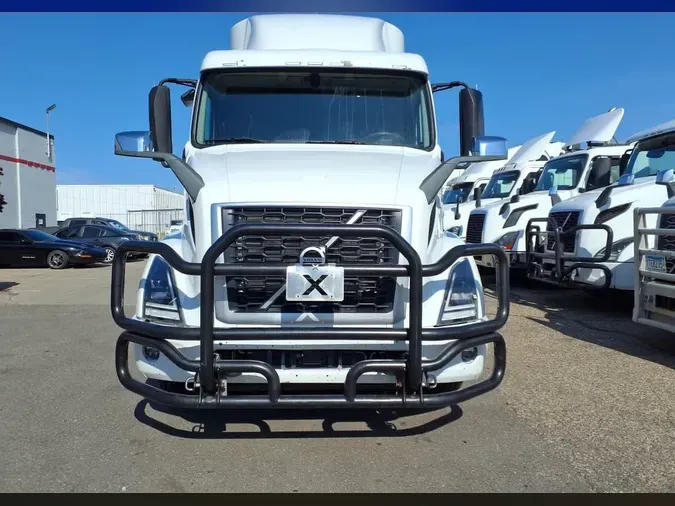 2020 VOLVO VNR64T-640