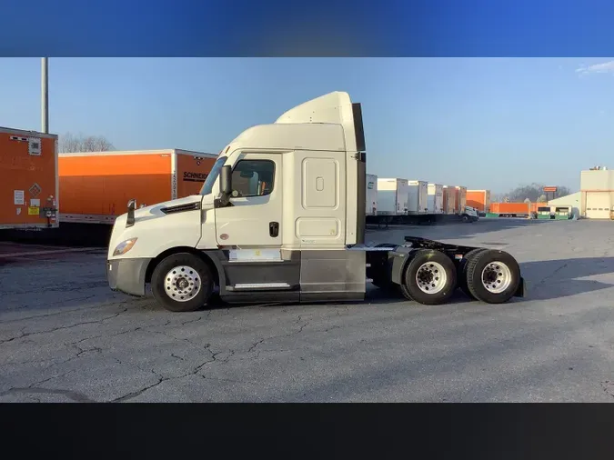 2021 Freightliner Cascadia 126ae6c4ca87220d45f387100c1587395c7