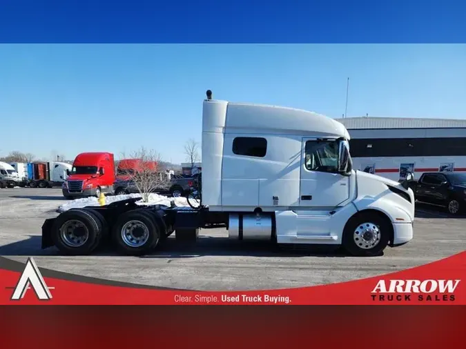 2021 VOLVO VNL740