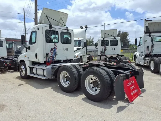 2019 FREIGHTLINER/MERCEDES CASCADIA 125