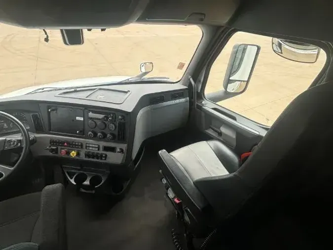 2019 Freightliner New Cascadia 126