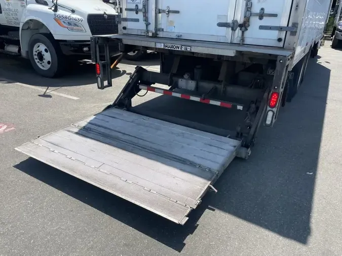 2018 FREIGHTLINER M2 106