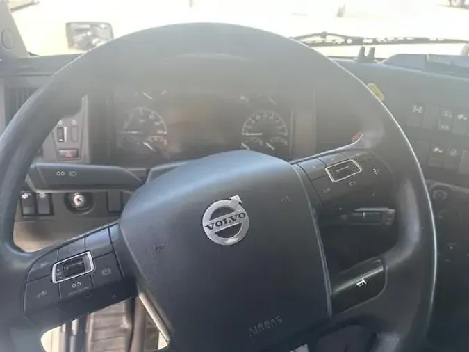 2022 Volvo VNL64T760ae7f11ed6ee5bef96e146c79bc4fee88