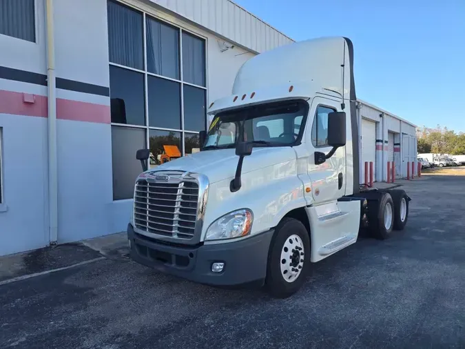 2019 FREIGHTLINER/MERCEDES CASCADIA 125ae82e888476fbab43982944f65d4b829