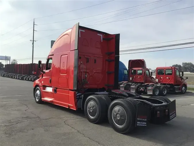 2022 FREIGHTLINER CASCADIA