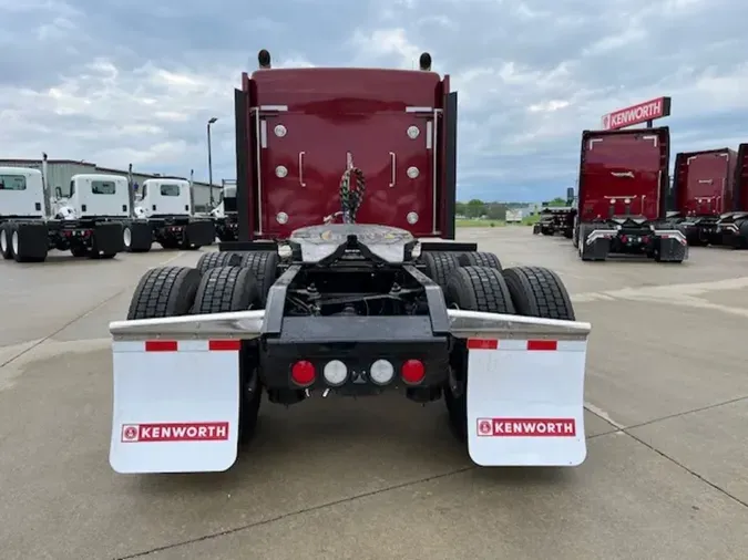 2025 Kenworth W900L