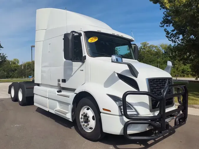 2020 VOLVO VNR64T-640