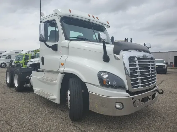 2016 FREIGHTLINER CASCADIA