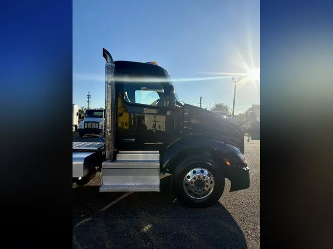 2022 Peterbilt 579