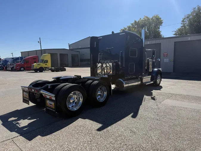 2024 Peterbilt 389