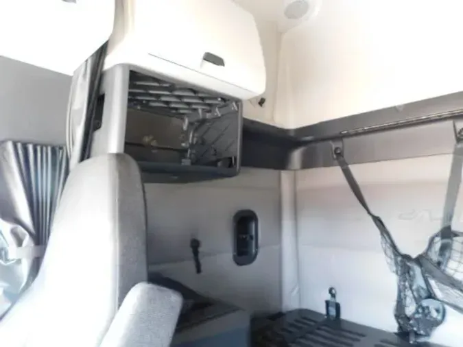2018 Freightliner New Cascadia 126